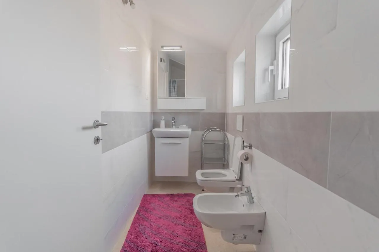 Apartmani Artatore Cunski 0*,  Croatia