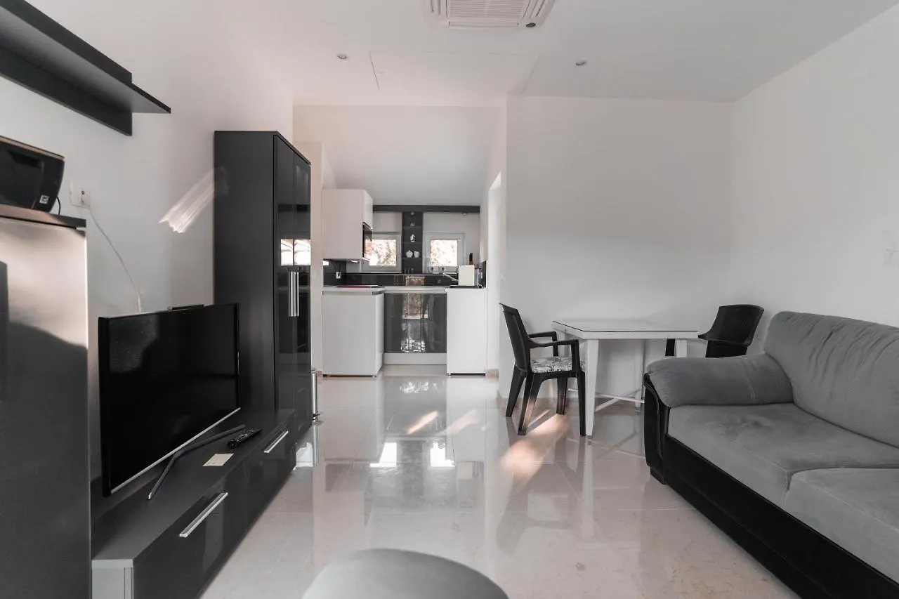 Apartmani Artatore Cunski