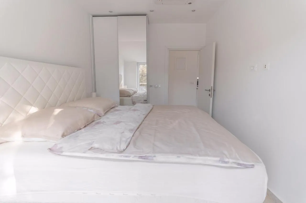 Apartment Apartmani Artatore Cunski Croatia